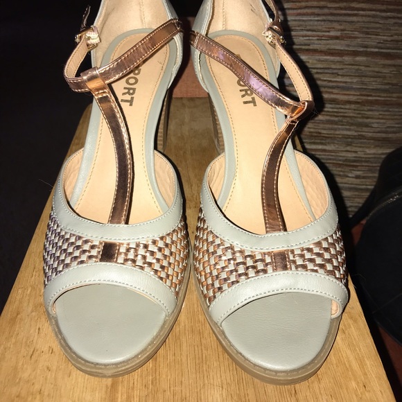 Report High Heels - Picture 2 of 3